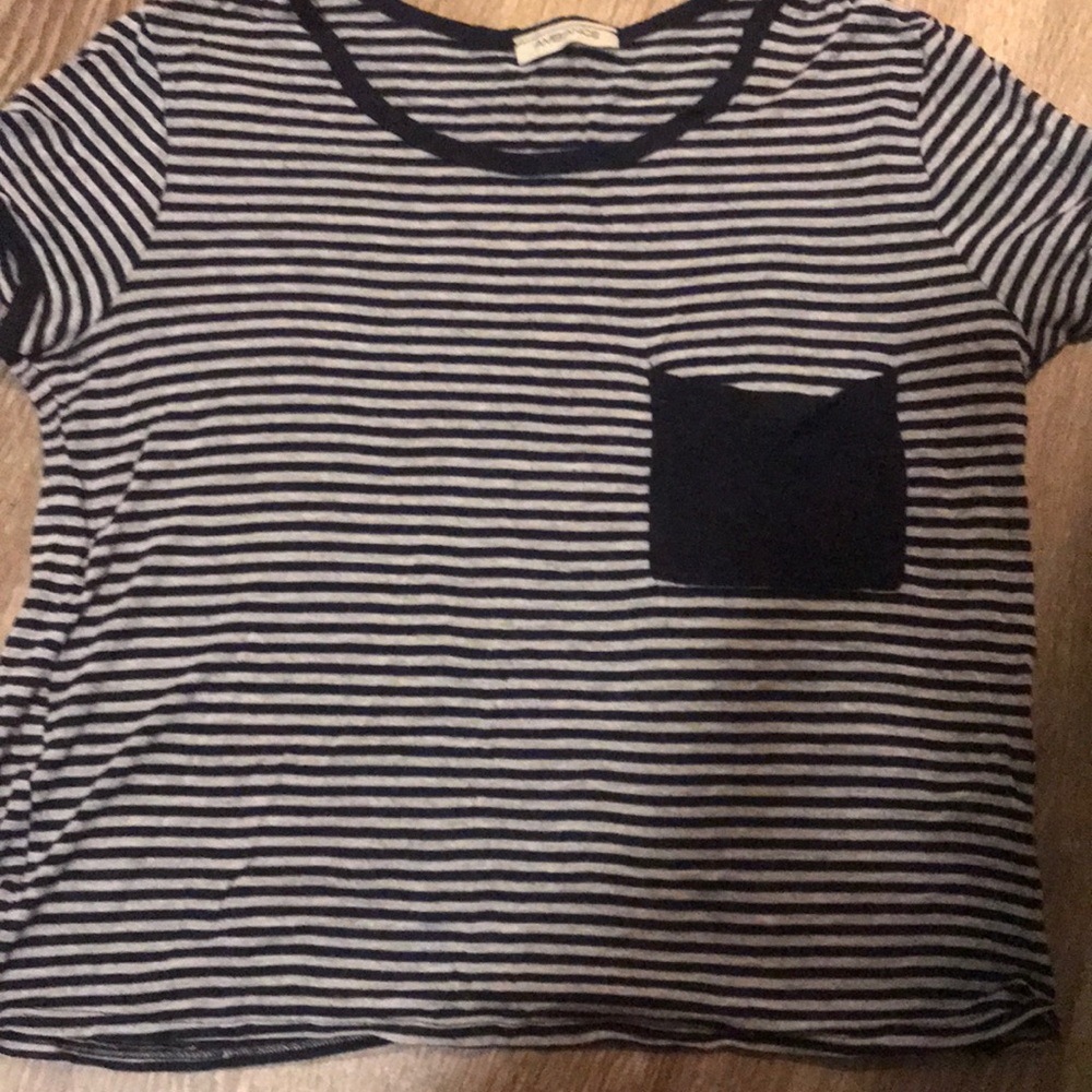 Small crop top t-shirt